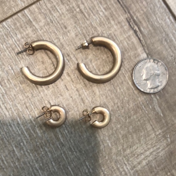 Matte earrings - Picture 2 of 3